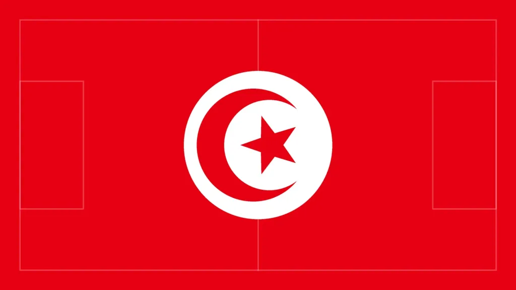 رسم توضيحي بألوان العلم التونسي الأحمر والأبيض فوق خطوط ملعب كرة قدم